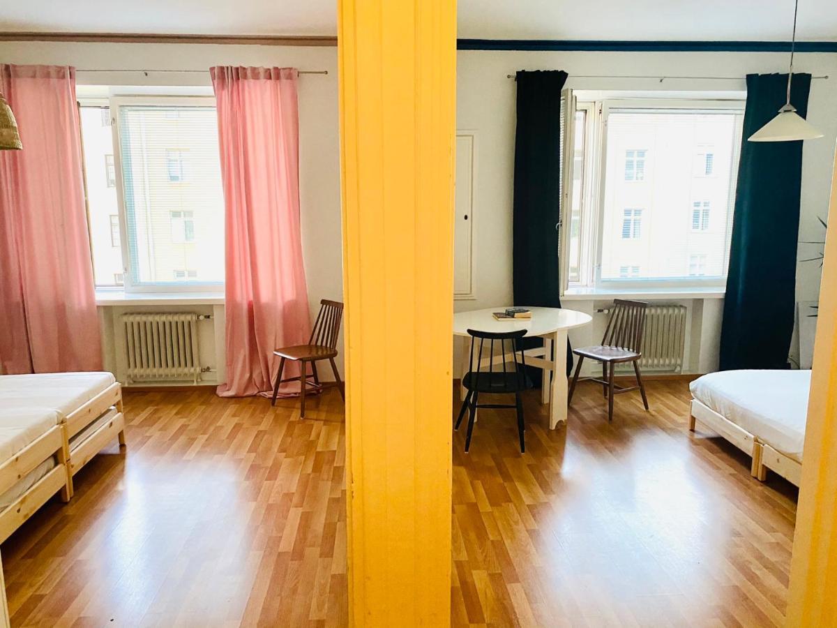 Respectful And Peaceful With Two Bedrooms Helsinki Bagian luar foto